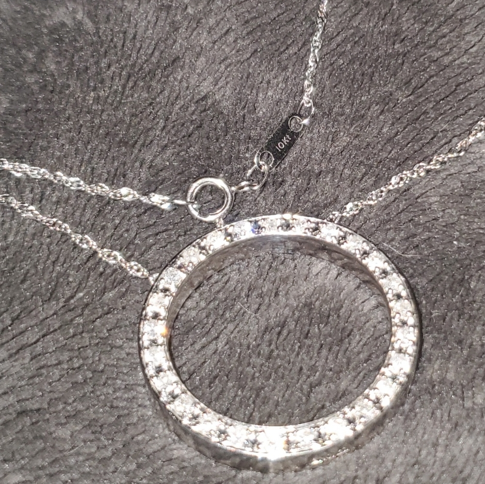 10kt White Gold Diamond Infinity Eternity Circle of Life Necklace 20"